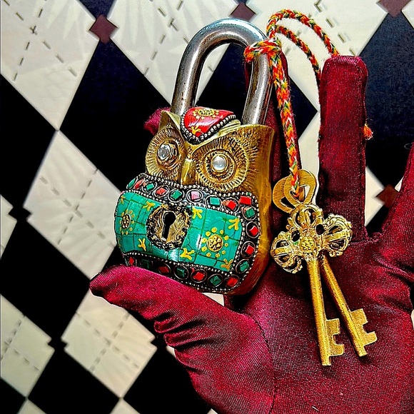 Handcrafted Owl Brass Lock – Ornate, Colorful, & Functional – 2 Keys Included - Picture 10 of 11